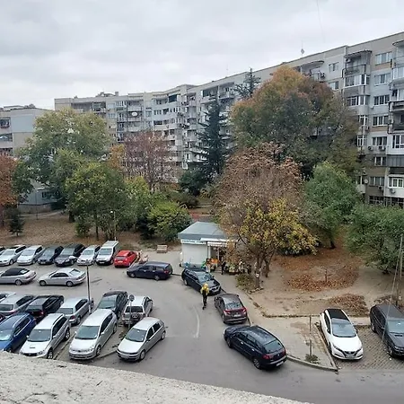 Фулмакс Център 3-Стаен Varna